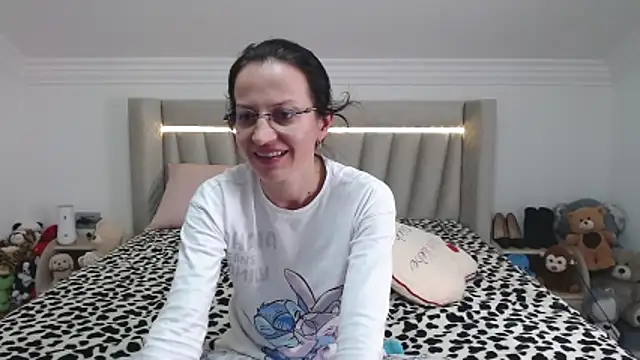 CatWoman0001 Adlı Modelin Canlı XXX Sohbeti