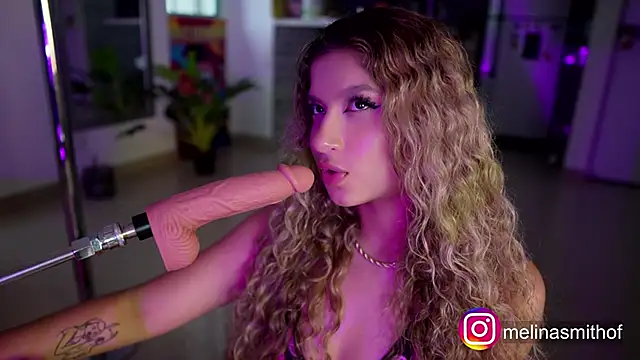 Chat XXX en directo de Melina-Smith