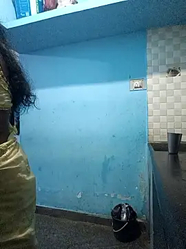 Nisha_Hindi Adlı Modelin Canlı XXX Sohbeti