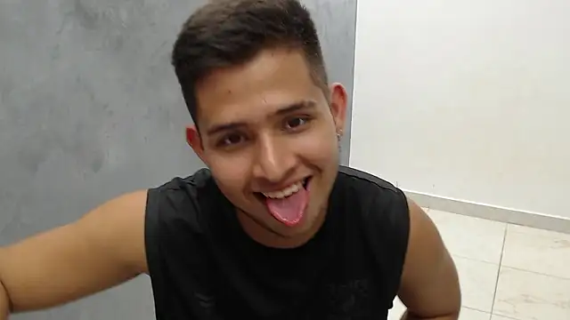 harold_18_'s Live XXX Chat