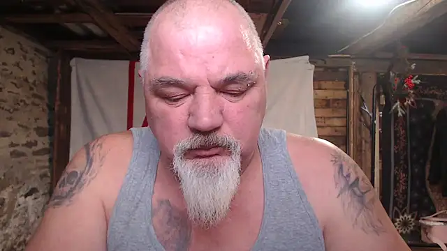 Newfiesausage1972's Webcam Show