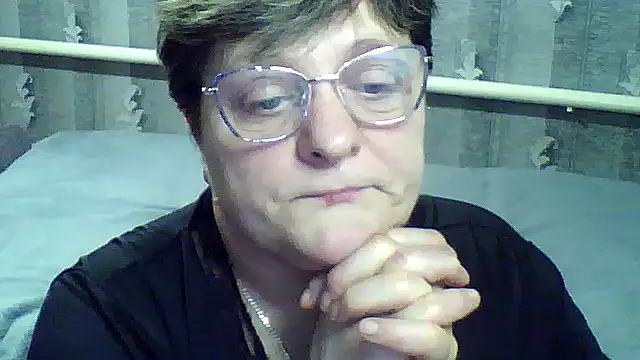 Chat +18 de ElzaJewel ao vivo