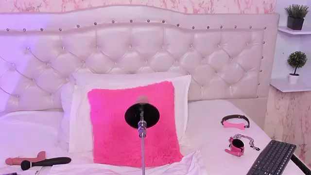 Chat +18 de GabbieSkinny ao vivo