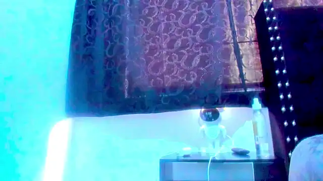 amareto_queen Adlı Modelin Canlı XXX Sohbeti