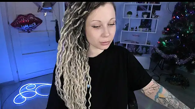 HoneySallyMoore 即時 XXX 聊天