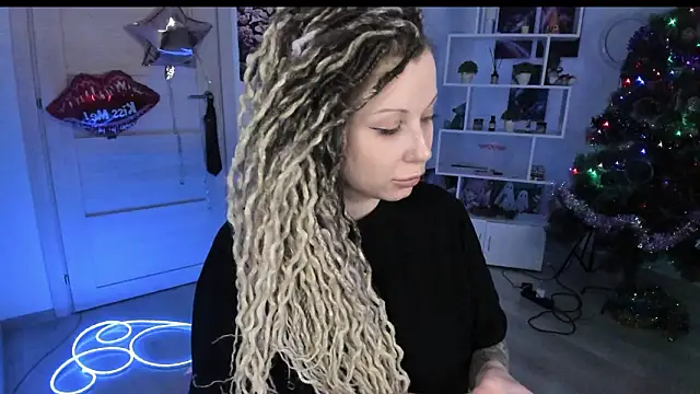 HoneySallyMoore 现  场XXX聊天