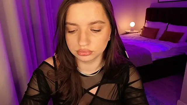 Chat XXX ao vivo de kirastorm_