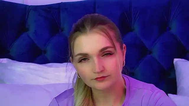 AnnyRaii: απευθείας συνομιλία ΧΧΧ