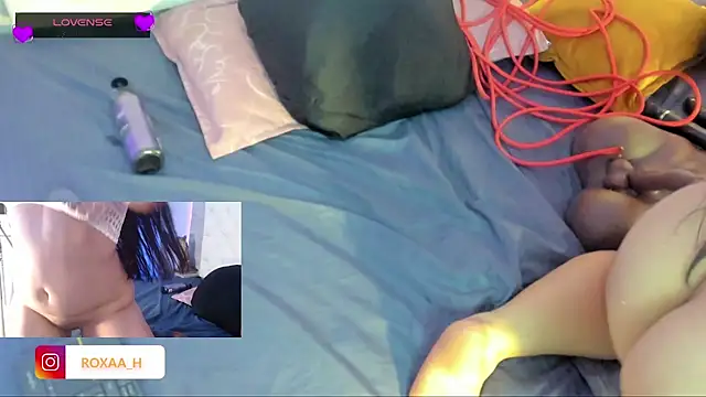 Chatroom XXX en direct de Roxahank