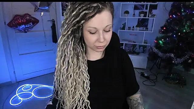 HoneySallyMoore Adlı Modelin Canlı XXX Sohbeti