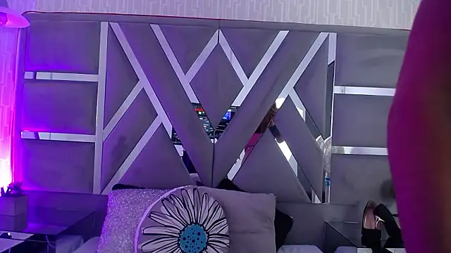 MonzerratBoyer: онлайн-секс-чат