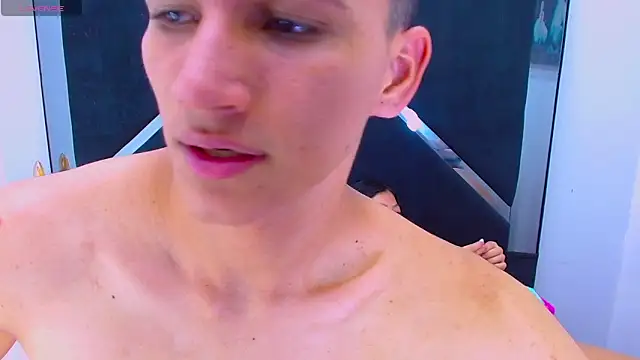 Sophi_and_Jack: διαδικτυακό σόου στην κάμερα