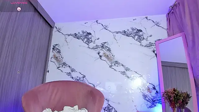 Annaross2   লাইভ XXX চ্যাট