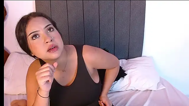 Živý XXX chat Emadelacroix