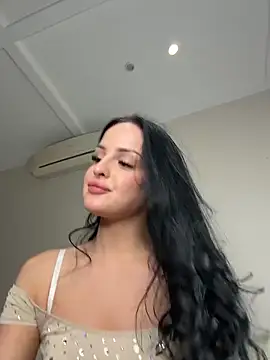 Evayra: απευθείας συνομιλία ΧΧΧ