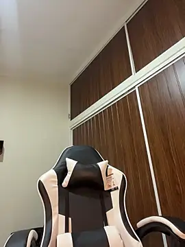 Chat +18 de xTommy_Steigerx ao vivo