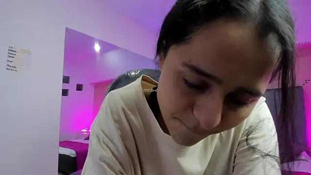 XXX chat uživo modela Giselle_Roldan