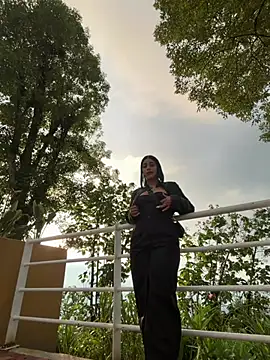 AlannaEvons: διαδικτυακό σόου στην κάμερα