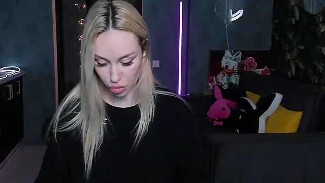 Blckmirrorr: онлайн-секс-чат