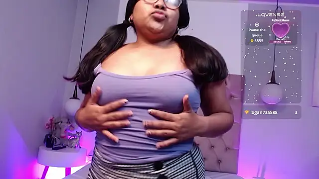 Kiri_Black_'s Webcam Show