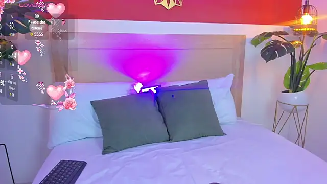 Chat +18 de kitty_sweeety_ ao vivo