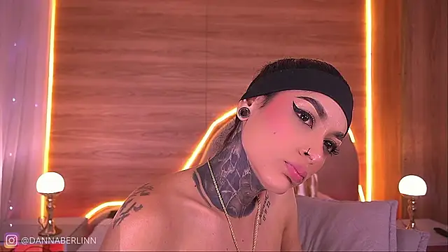 Chat +18 de danna_berlin_ ao vivo