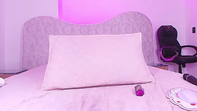 wensheng_ élő XXX-chatje