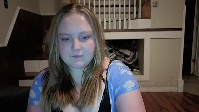 PhatAssBlond 网络视讯表演