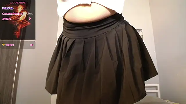 XXX chat uživo modela AliceTurnOn