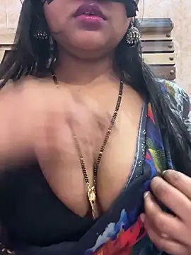 Cute-Ananyaa Show in webcam