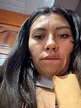 LIZ-06_ Show in webcam