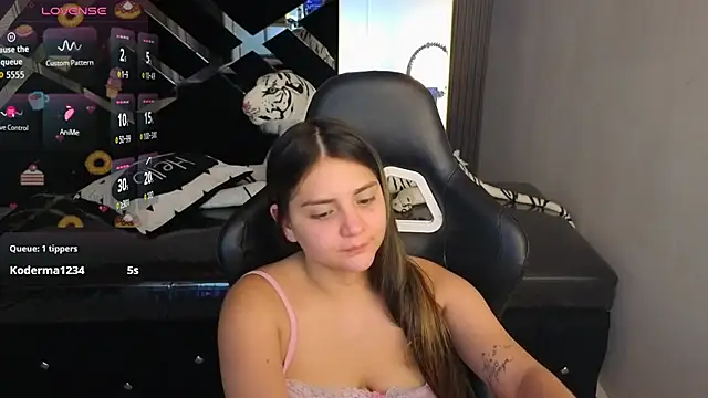 emily_cooper_t's Live XXX Chat