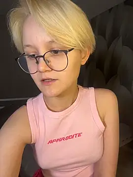 LuunaDorean Chat XXX in diretta