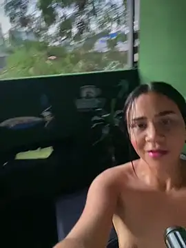 IriaLux Live XXX-chat