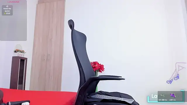 miaroberts69 live XXX chat