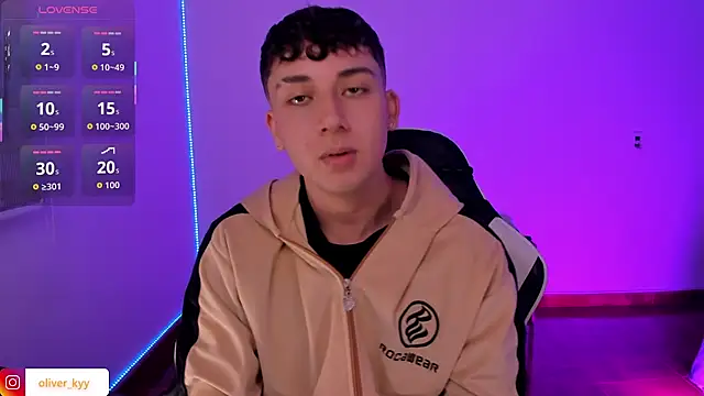 oliver_kyy Chat XXX in diretta