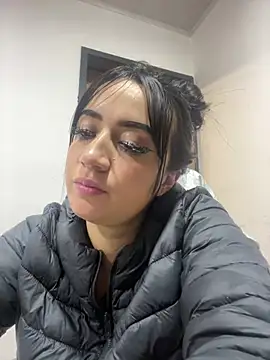 EmmyEvans1 Adlı Modelin Canlı XXX Sohbeti