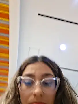 Ary-18 Adlı Modelin Web Kamerası Şovu