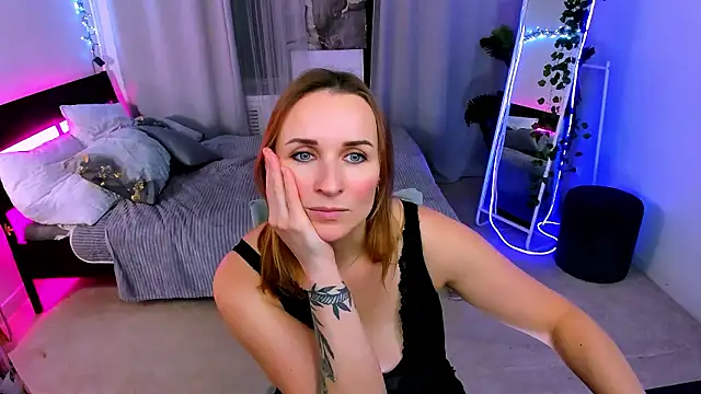 Karinella_xn Webbikameraesitys