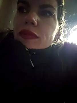 FeliciaKrige: διαδικτυακό σόου στην κάμερα