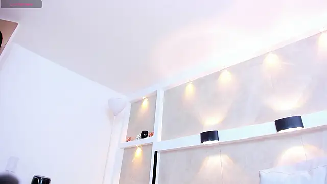 isaa_stone লাইভ XXX চ্যাট