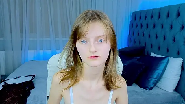 Miss_Alisa_ Show in webcam