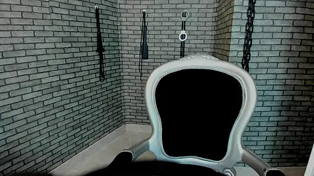 Chat +18 de Briana_24 ao vivo