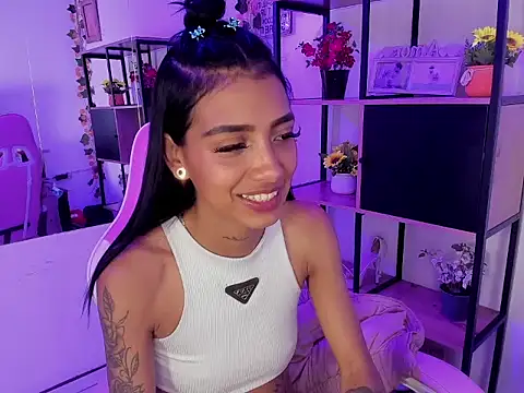 KarlaSlutSkinny__ Adlı Modelin Canlı XXX Sohbeti