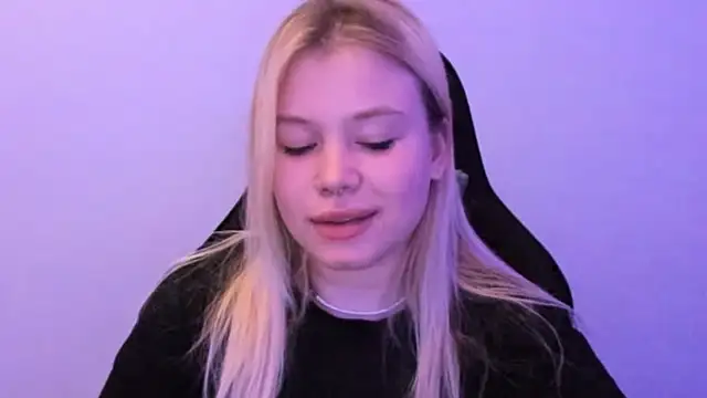 Lulu_Di Pertunjukan Webcam