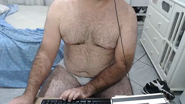 MysterBearMGのウェブカメラショー