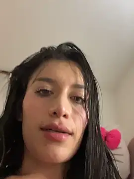 Emmily_19 Adlı Modelin Canlı XXX Sohbeti