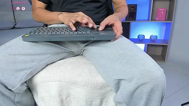 Pertunjukan Kamera Web LiamDeep