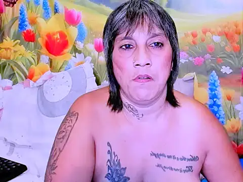 indianroxy élő XXX-chatje