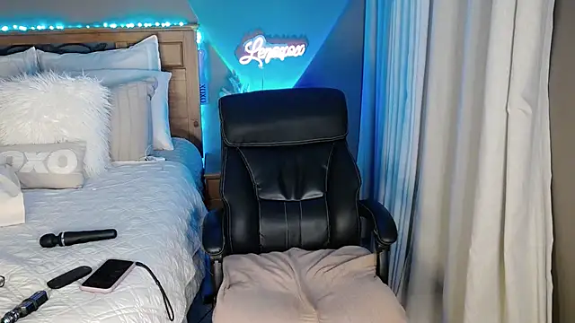 Lenaxox Show in webcam